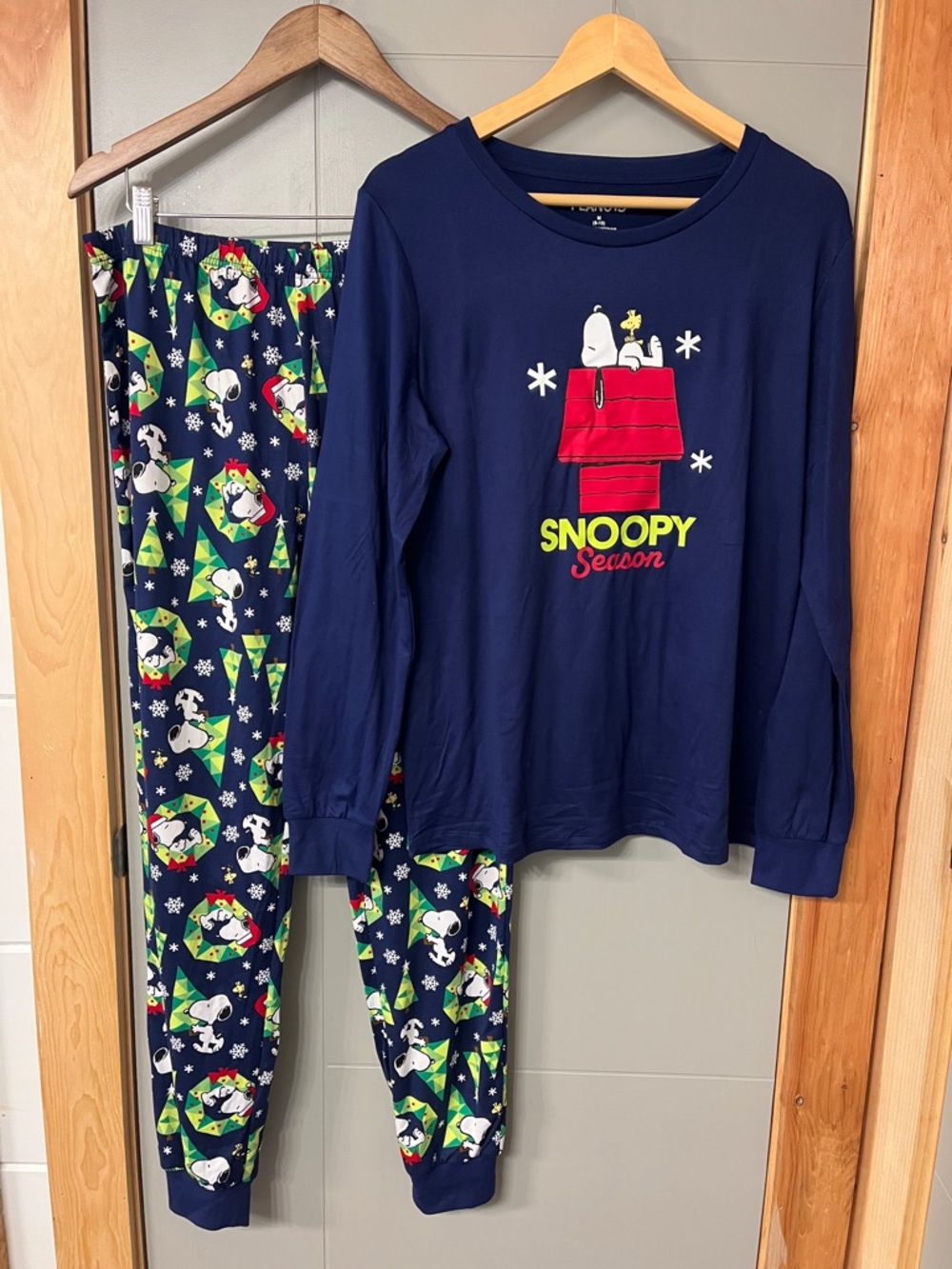 Unisex Peanuts Christmas Snoopy Pajamas
Medium